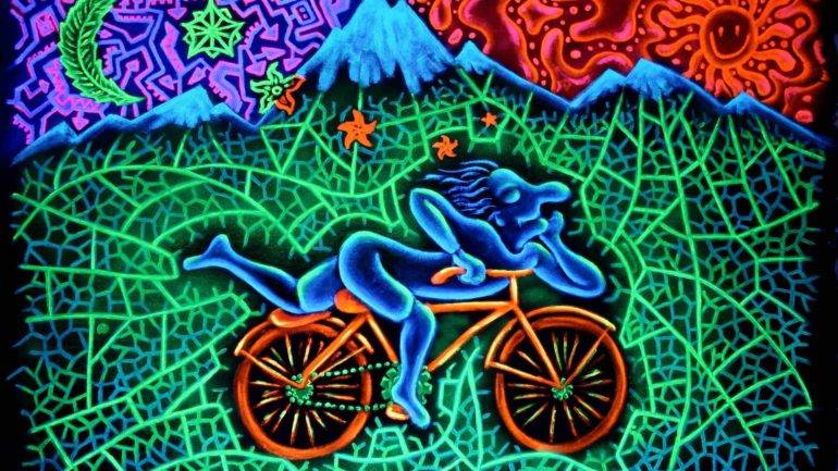 Why Doctors Can’t Give You LSD (But Maybe They Should) Why Doctors Can't Give You LSD (But Maybe They Should)